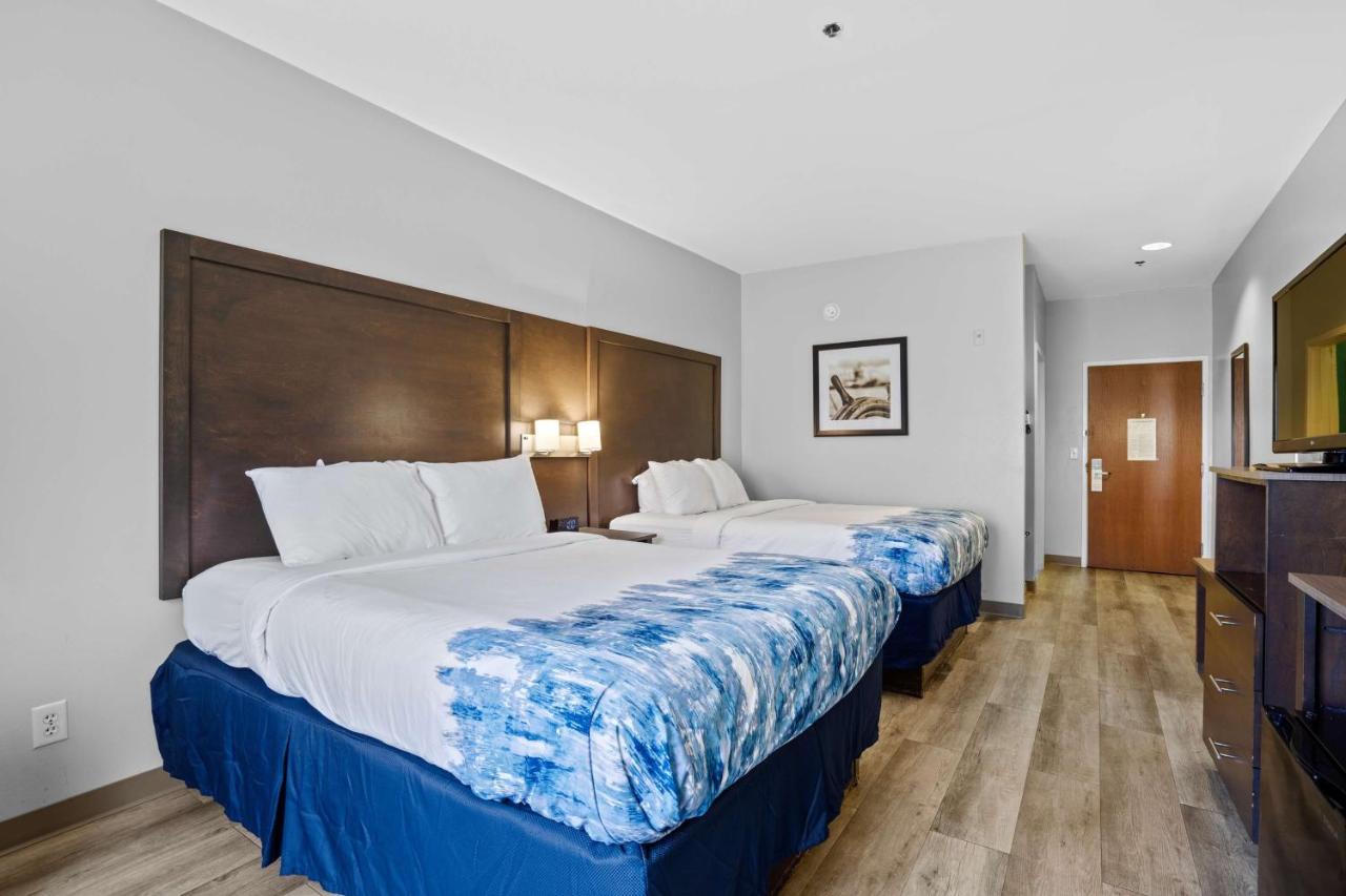 Blue Water Inn & Suites BW Signature Collection Sneads Ferry エクステリア 写真