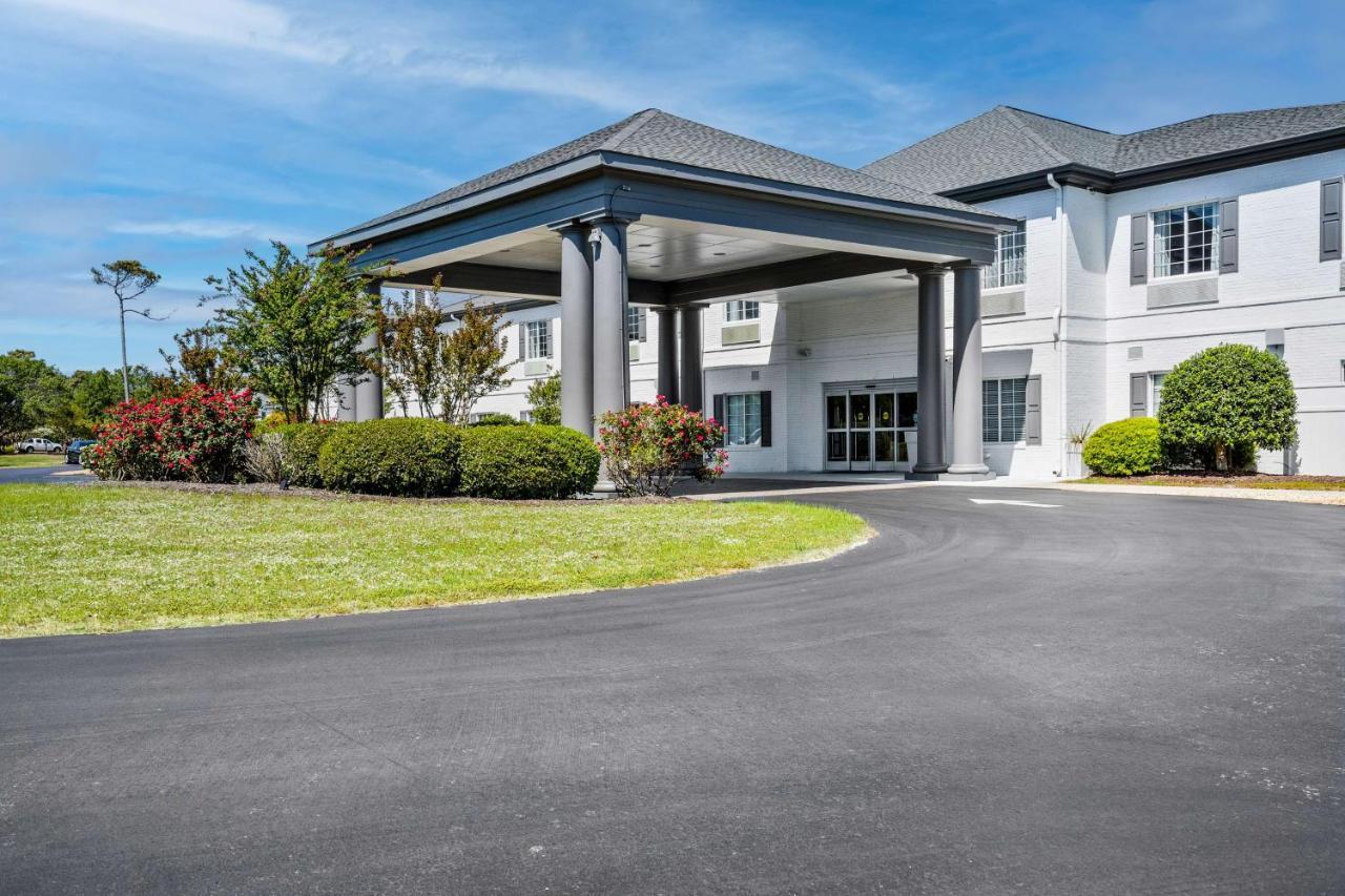 Blue Water Inn & Suites BW Signature Collection Sneads Ferry エクステリア 写真