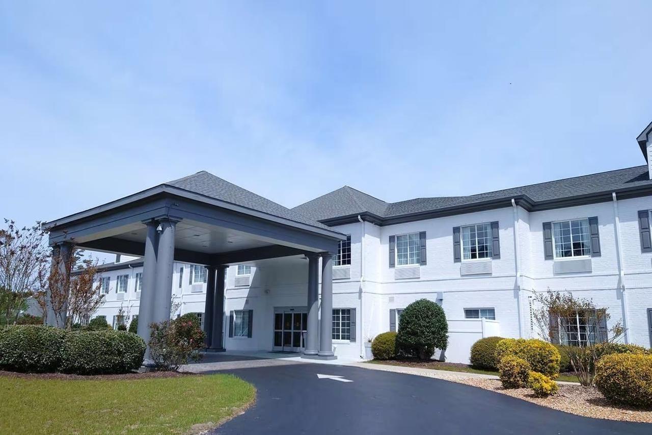Blue Water Inn & Suites BW Signature Collection Sneads Ferry エクステリア 写真