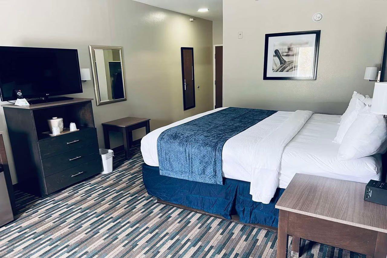 Blue Water Inn & Suites BW Signature Collection Sneads Ferry エクステリア 写真