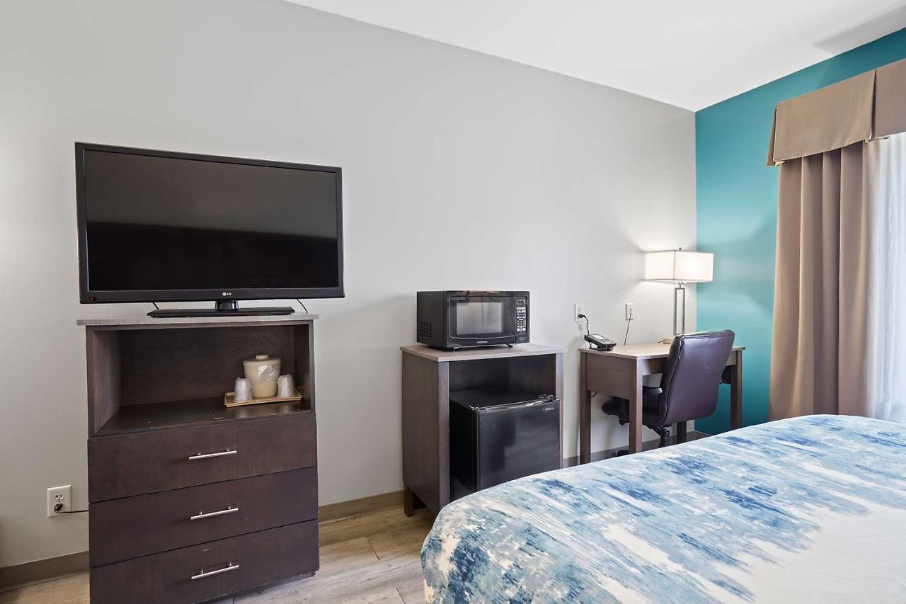 Blue Water Inn & Suites BW Signature Collection Sneads Ferry エクステリア 写真